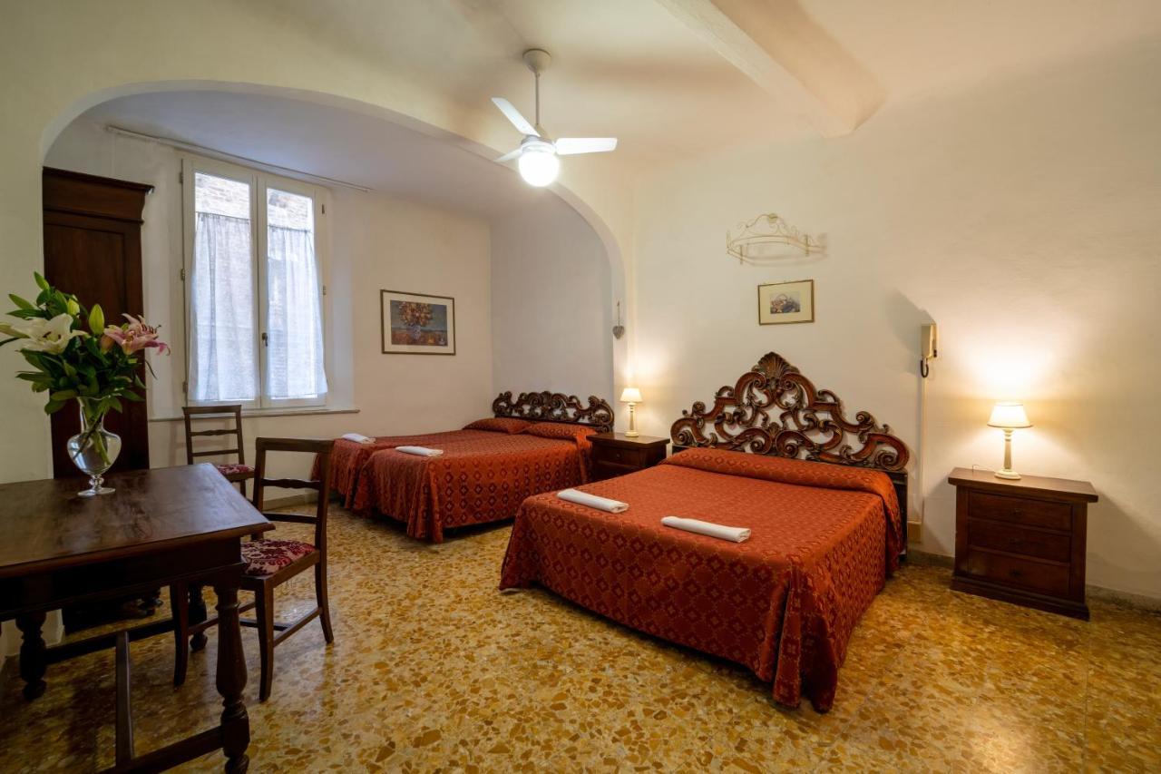 Albergo Tre Donzelle Sienne Extérieur photo