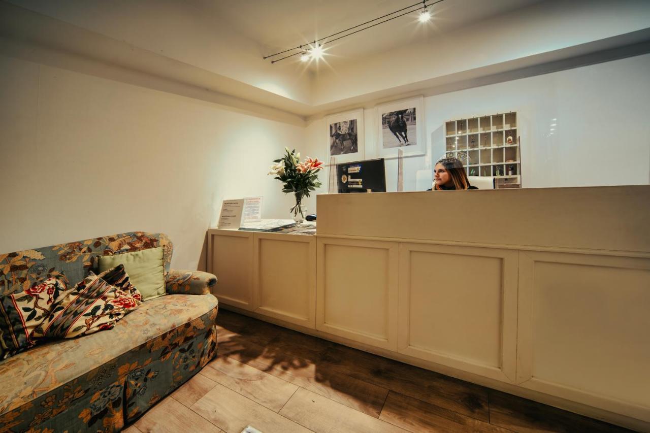 Albergo Tre Donzelle Sienne Extérieur photo