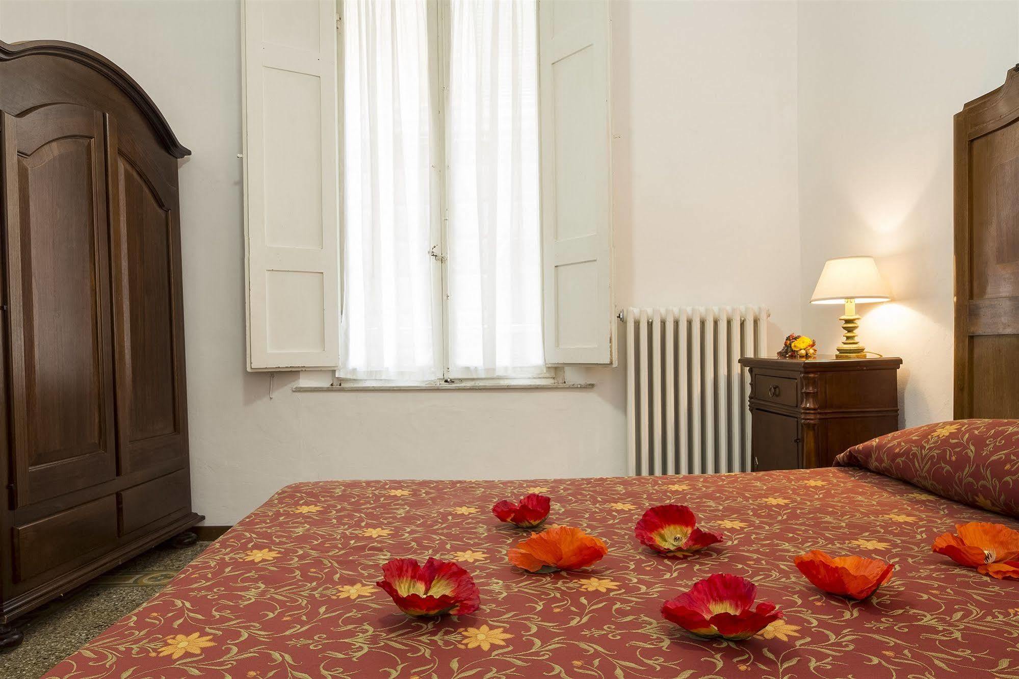 Albergo Tre Donzelle Sienne Extérieur photo