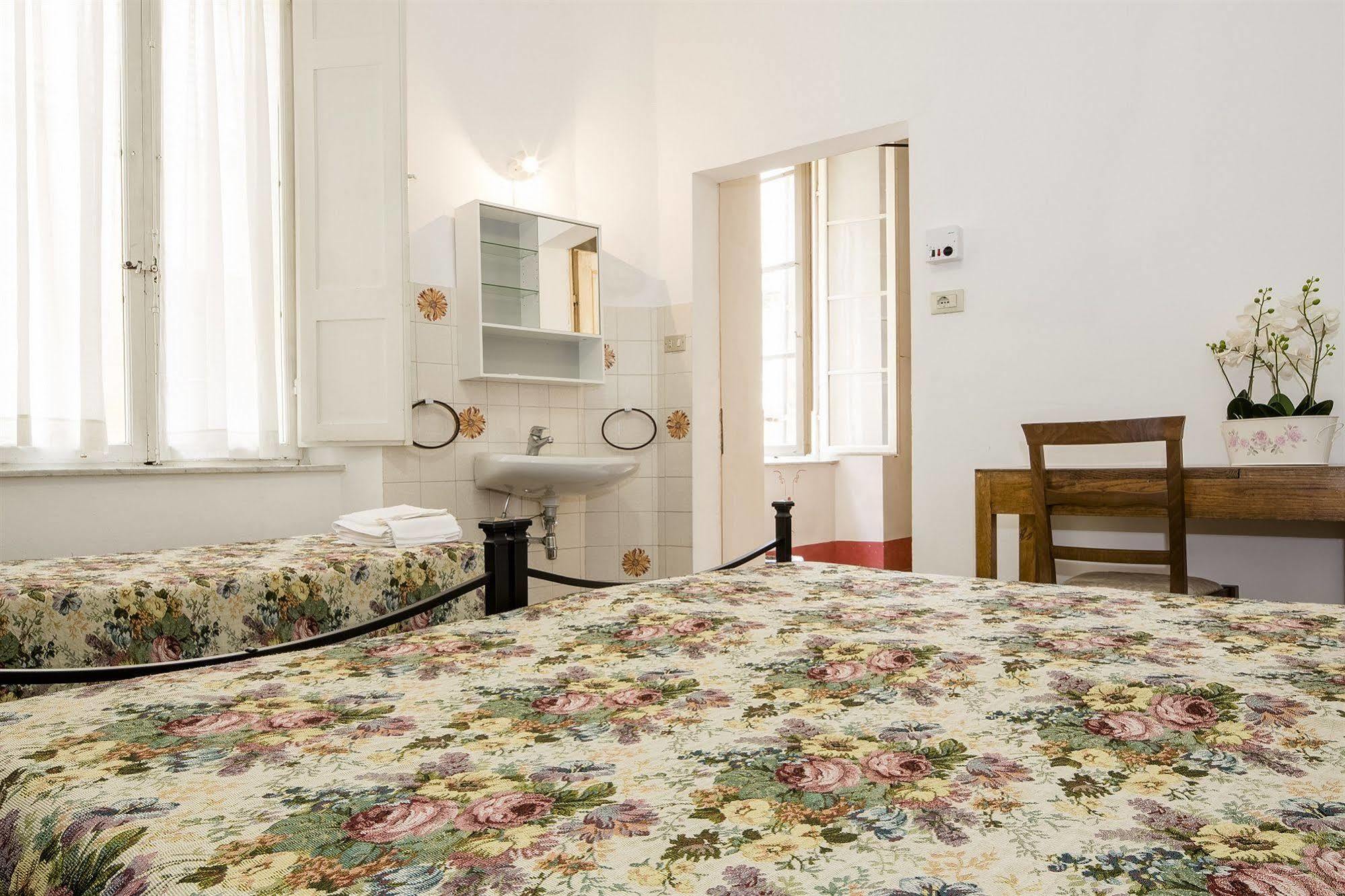 Albergo Tre Donzelle Sienne Extérieur photo